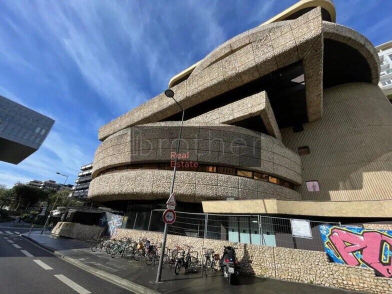 Bureau dans Bordeaux à louer - Photo de l’immeuble – Image 1 sur 5