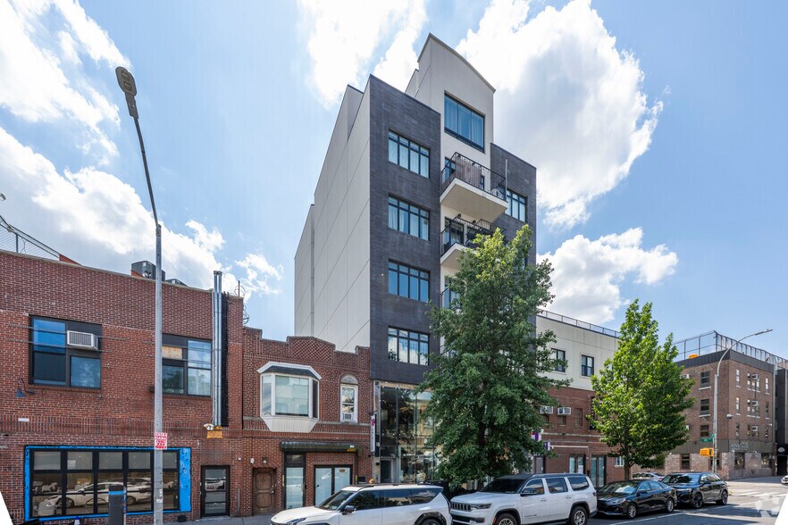 3915-3917 14th Ave, Brooklyn, NY à louer - Photo principale – Image 1 sur 5