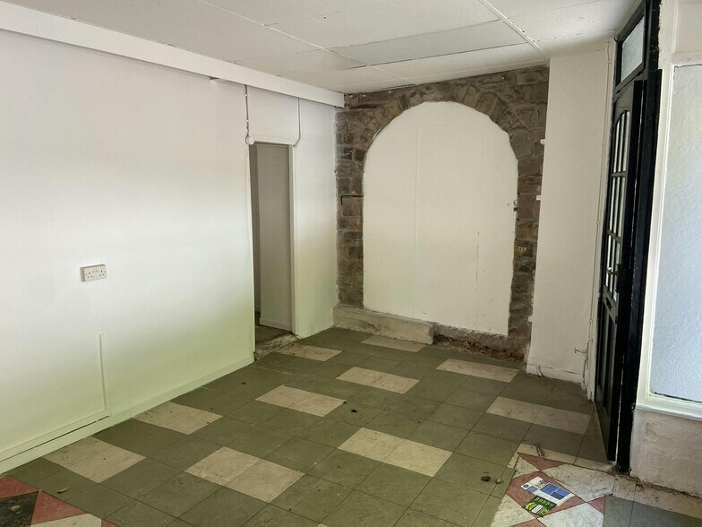 1 Station St, Mansfield Woodhouse à louer - Photo de l’immeuble – Image 2 sur 4
