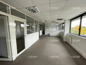 Local d’activités dans Montévrain à louer Photo intérieure– Image 2 sur 4