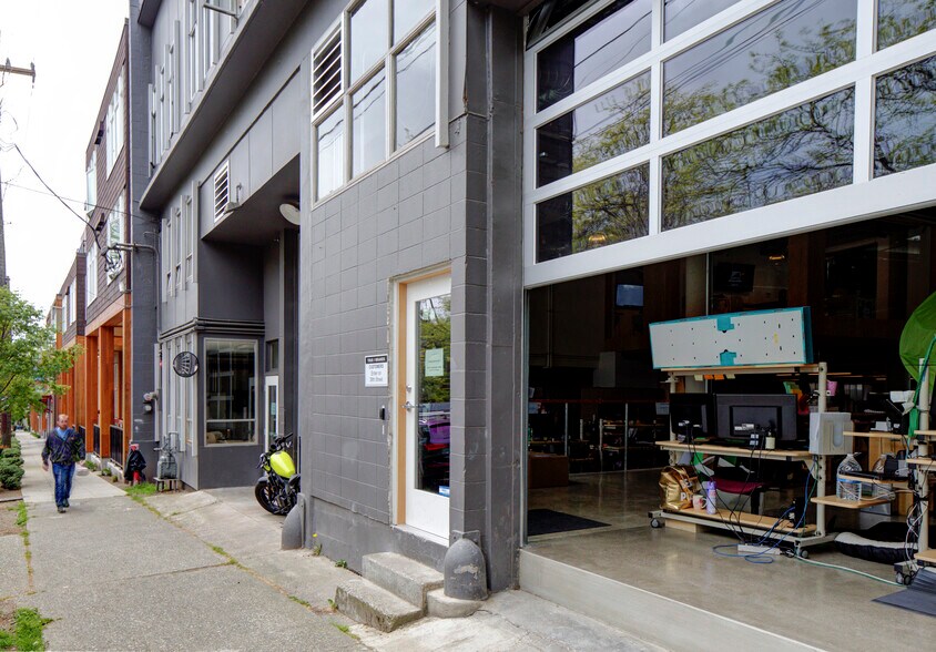 3668 Albion Pl N, Seattle, WA à louer - Photo de l’immeuble – Image 2 sur 7