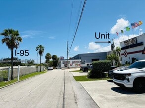 425 Industrial St N, Lake Worth, FL à louer Photo intérieure– Image 2 sur 10