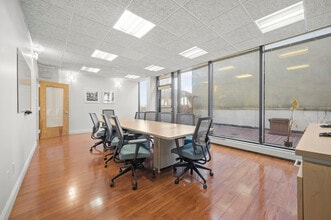 5-14 51st Ave, Long Island City, NY à louer Photo de l’immeuble– Image 1 sur 20