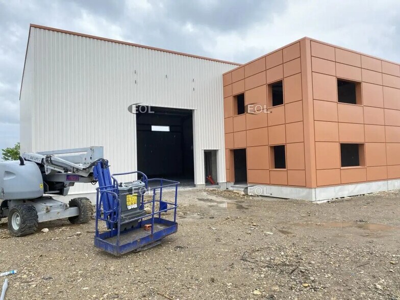 20 Avenue Des Frères Montgolfier, Chassieu à louer - Photo de l’immeuble – Image 3 sur 17