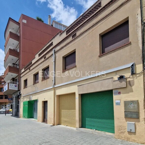 Immeuble residentiel dans Viladecans, Barcelona à vendre - Photo de l’immeuble – Image 1 sur 3