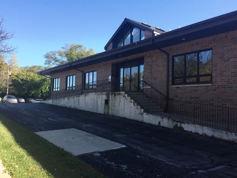 4949 Euclid Ave, Palatine, IL à louer - Photo principale – Image 2 sur 25