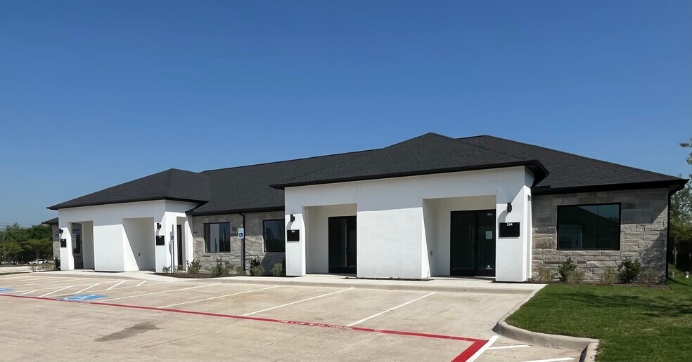 3951 Alma Rd, McKinney, TX à louer - Photo principale – Image 1 sur 6