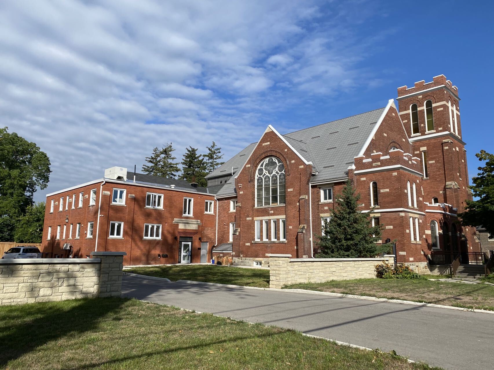 1061 Richmond St, London, ON à vendre Photo de l’immeuble– Image 1 sur 12