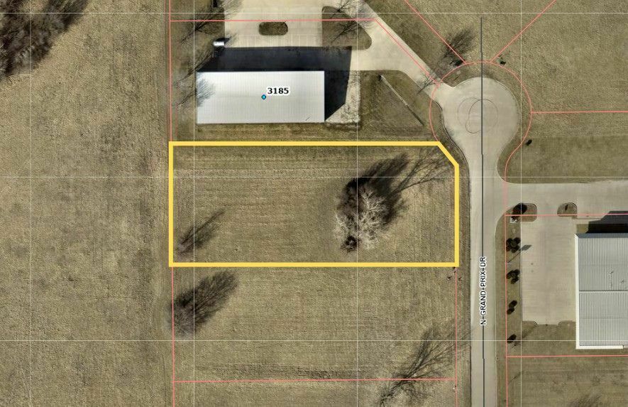 3165 Grand Prix dr, Decatur, IL à vendre - Photo de l’immeuble – Image 2 sur 2