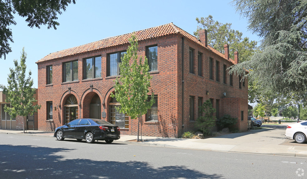123 Sycamore Ave, Manteca, CA à louer - Photo de l’immeuble – Image 2 sur 21
