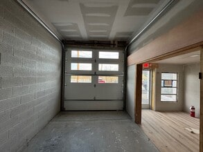 901 Riverside Dr, Columbia, TN à louer Photo intérieure– Image 1 sur 6