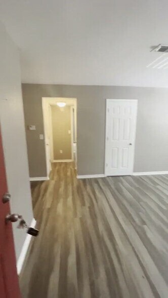 120 S FM 356, Onalaska, TX à vendre - Vidéo sur l’annonce professionnelle – Image 2 sur 7