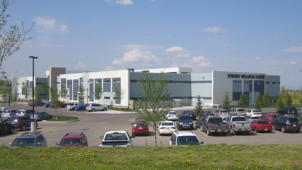 501 Bethel Dr, Sherwood Park, AB à louer - Photo de l’immeuble – Image 2 sur 5