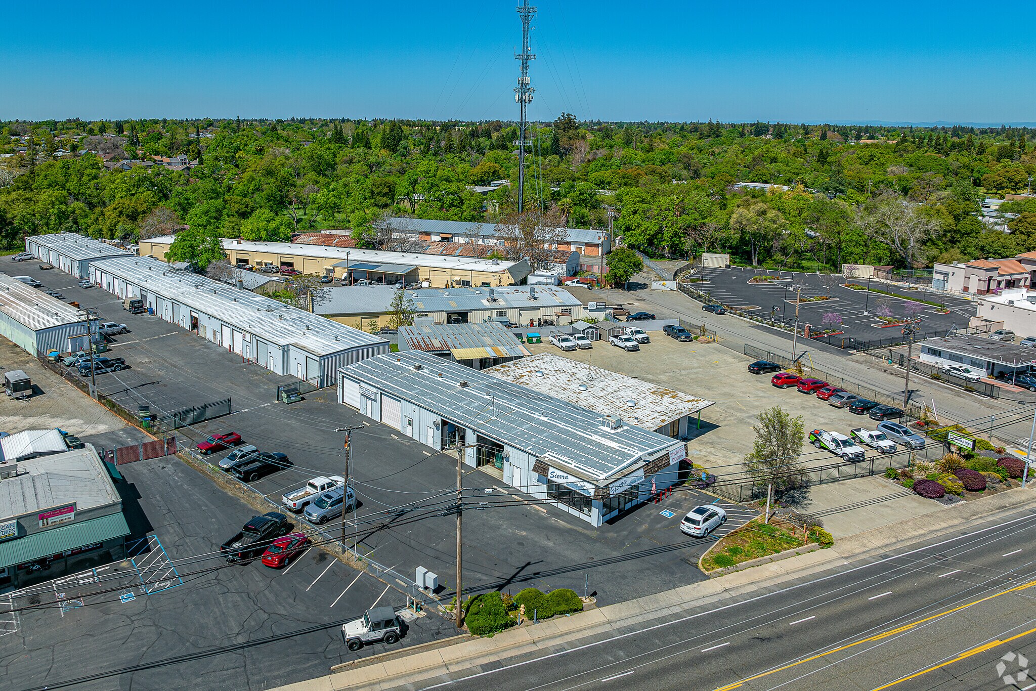 5753 Auburn Blvd, Sacramento, CA à louer Aérien– Image 1 sur 17