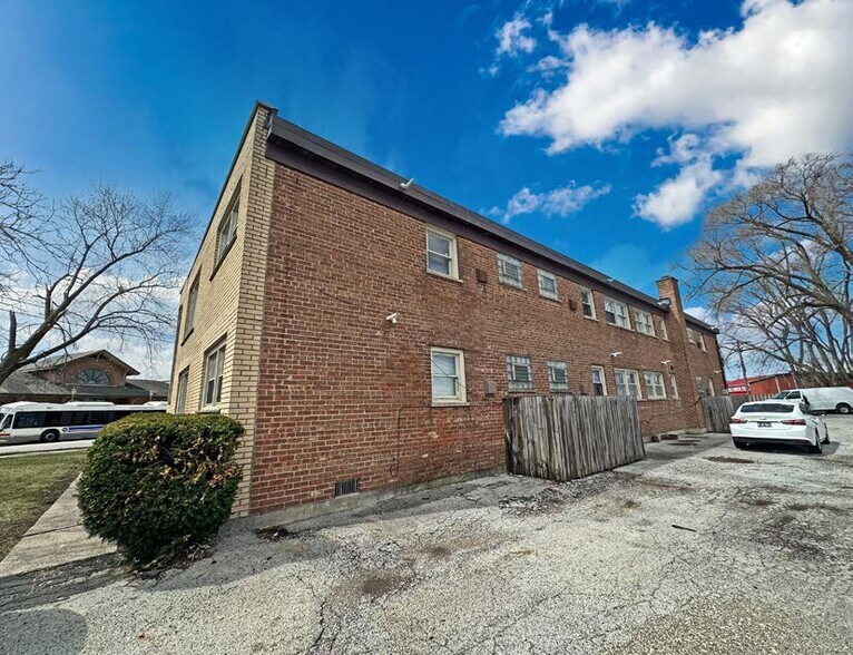 13729 S Brainard Ave, Chicago, IL à vendre - Photo de l’immeuble – Image 3 sur 10