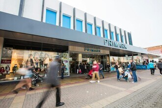 Harvey Centre, Harlow à louer Photo de l’immeuble– Image 1 sur 4