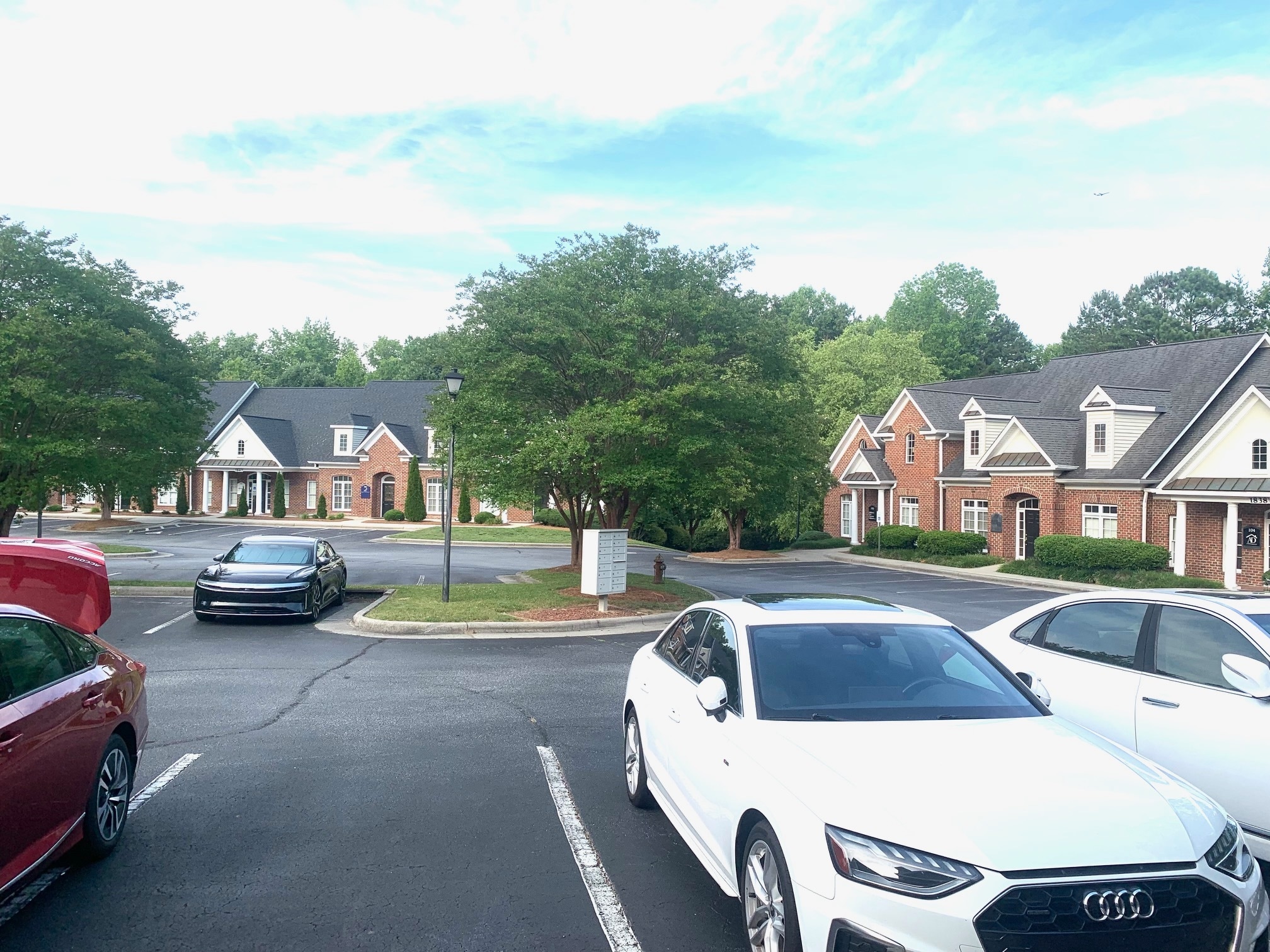 1836 Eastchester Dr, High Point, NC à louer Photo de la construction– Image 1 sur 13