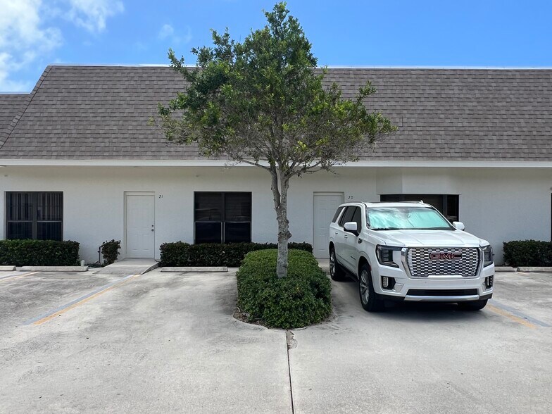 212 N U.S. Hwy 1, Tequesta, FL à vendre - Photo de l’immeuble – Image 2 sur 20