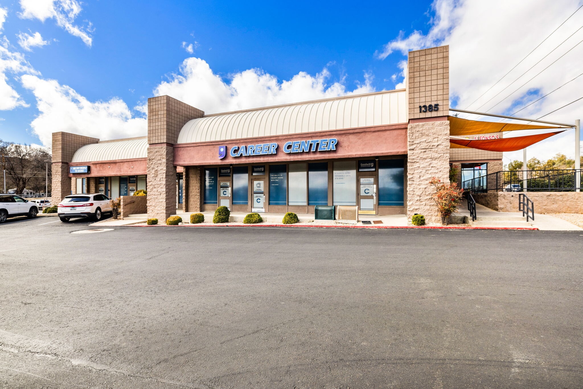 1365-1385 Iron Springs Rd, Prescott, AZ à louer Photo de l’immeuble– Image 1 sur 16