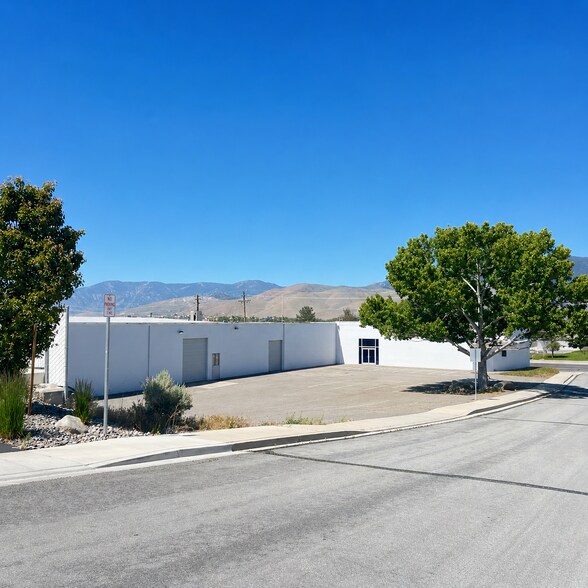 3905 Fairview Dr, Carson City, NV à louer - Photo de l’immeuble – Image 1 sur 13