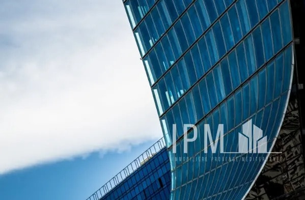 Local commercial dans Venelles à louer - Photo de l’immeuble – Image 1 sur 5