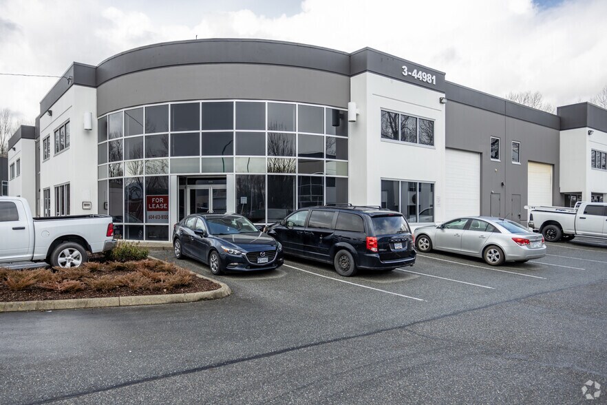 44981 Commercial Crt, Chilliwack, BC à louer - Photo principale – Image 1 sur 3