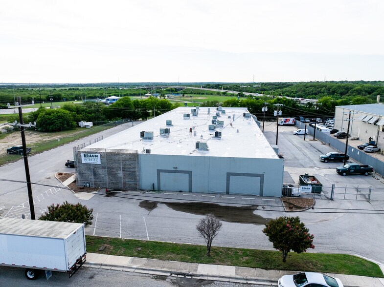 3503 Crosspoint, San Antonio, TX à louer - Photo de l’immeuble – Image 3 sur 5