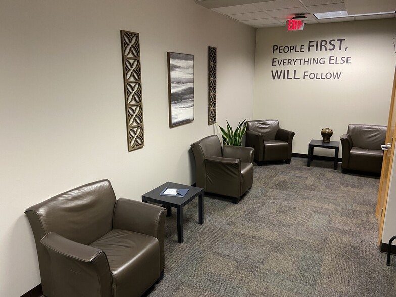 1111 E South River St, Appleton, WI à vendre - Photo de l’immeuble – Image 3 sur 26