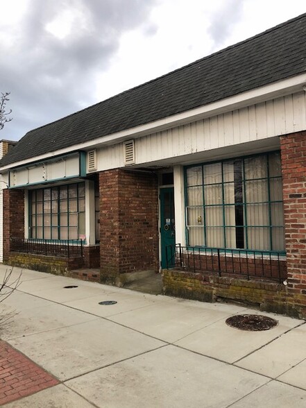 1664 Union Blvd, Bay Shore, NY à louer - Photo de l’immeuble – Image 3 sur 5