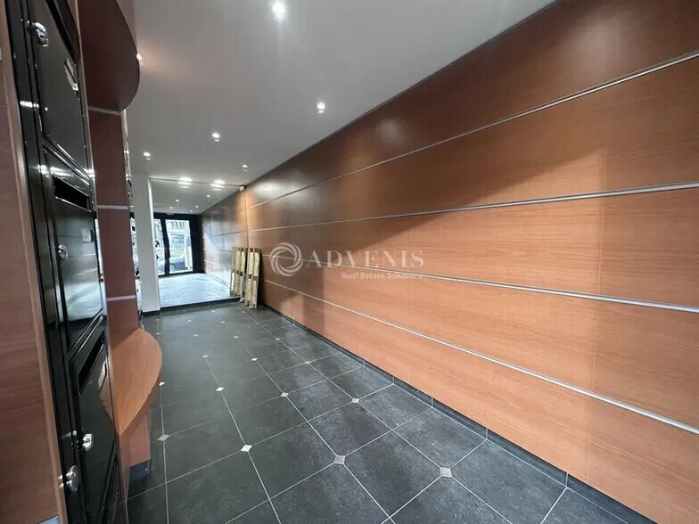 Bureau dans Lille à louer - Hall d’entrée – Image 2 sur 8