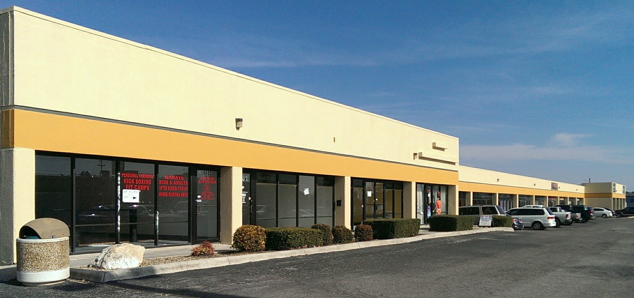 6821-6883 Bandera Rd, San Antonio, TX à louer Photo de l’immeuble– Image 1 sur 1