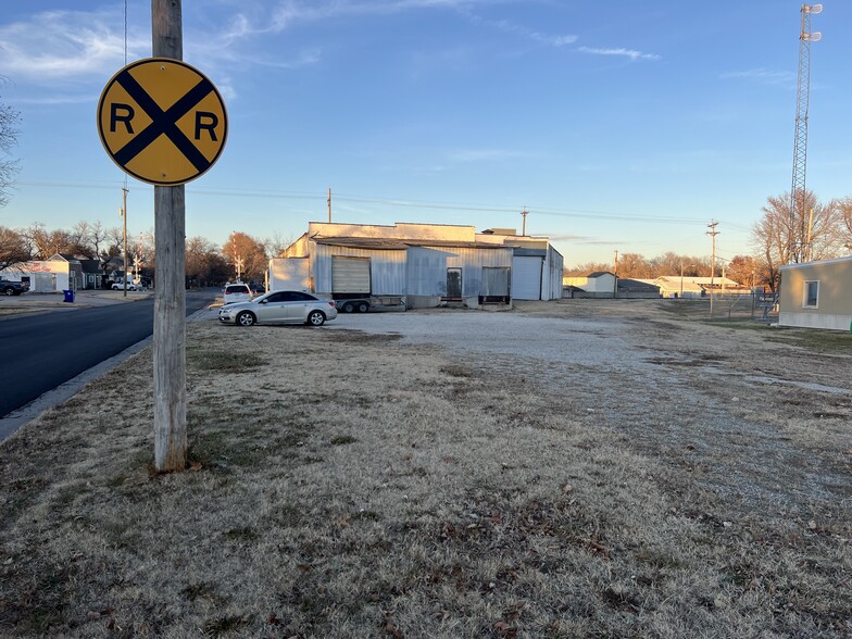 310 N Oak St, Mcpherson, KS à vendre - Photo de l’immeuble – Image 3 sur 12