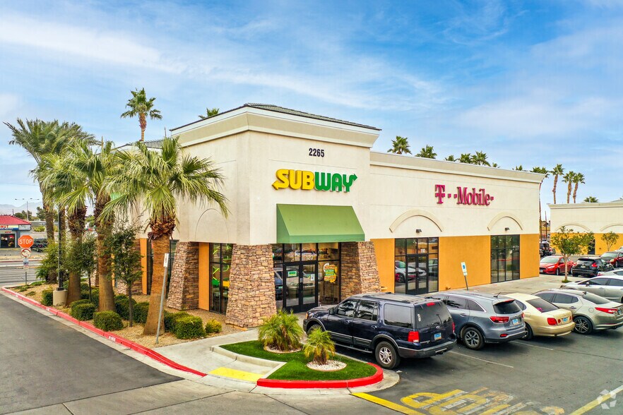 2235 E Cheyenne Ave, Las Vegas, NV à louer - Photo principale – Image 3 sur 10