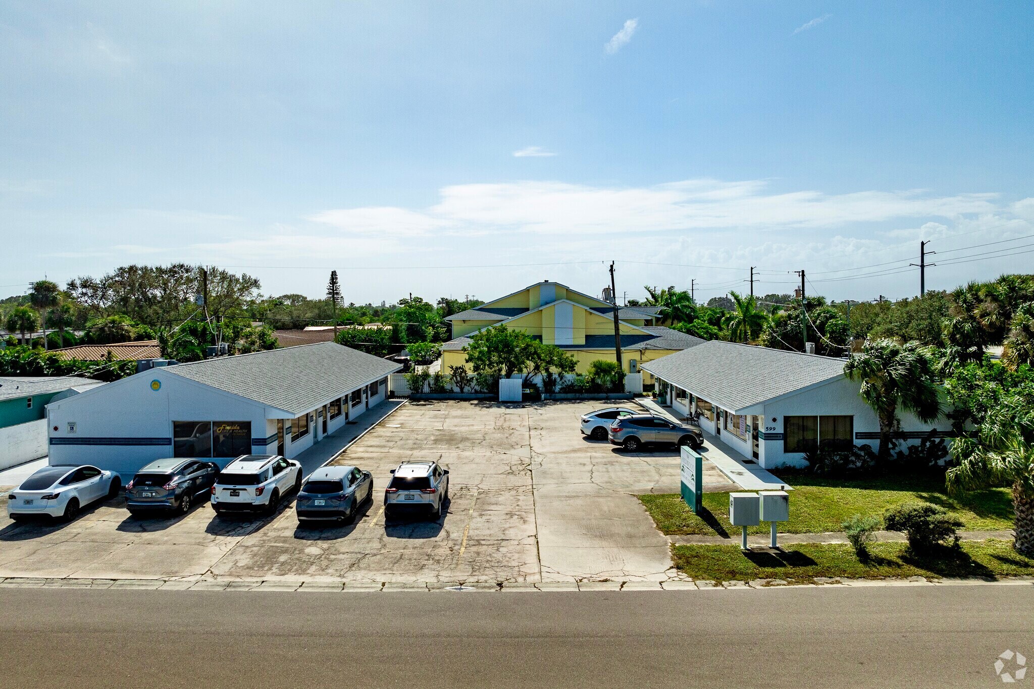 599 Sherwood Ave, Satellite Beach, FL à louer Photo principale– Image 1 sur 6