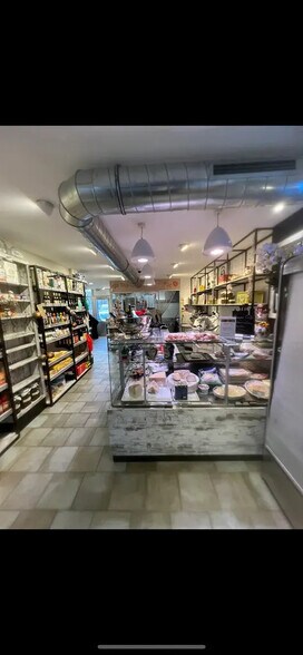 Local commercial dans Marolles-en-Brie à vendre - Photo de l’immeuble – Image 2 sur 10