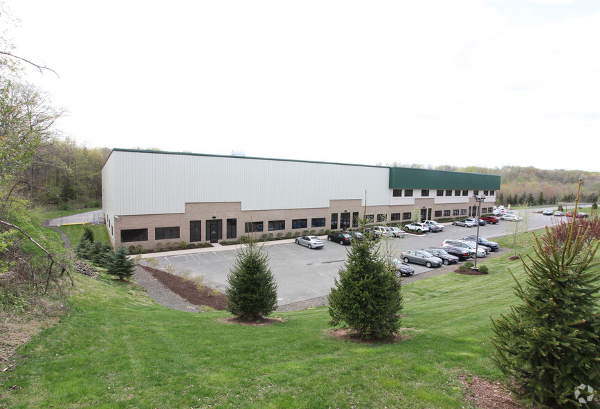 35 Phil Mack Dr, Middletown, CT à louer - Photo de l’immeuble – Image 3 sur 3