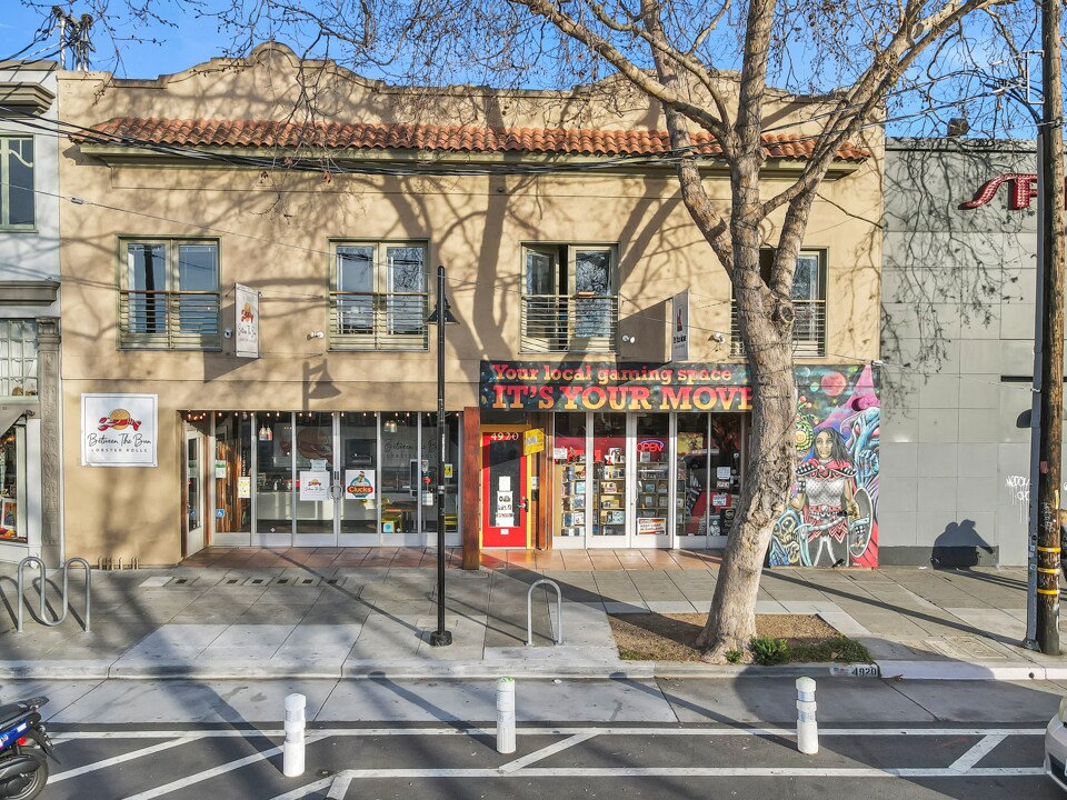 4920 Telegraph Ave, Oakland, CA à louer Photo principale– Image 1 sur 12