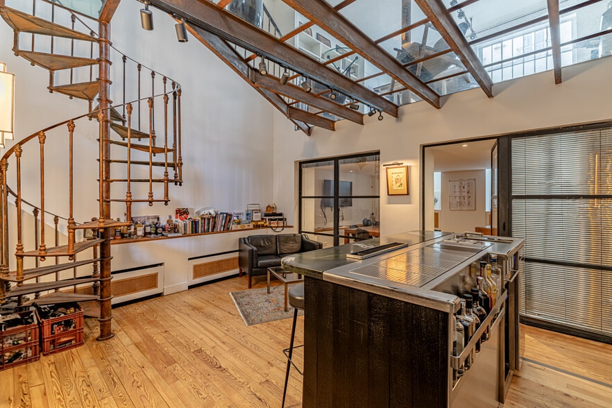 Immeuble residentiel dans Paris à vendre - Photo de l’immeuble – Image 1 sur 1