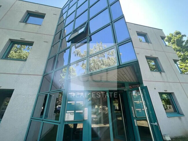 Plus de détails pour 47 Rue Benoit Bennier, Charbonnières-les-Bains - Bureau à louer