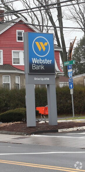 326 Highland Ave, Waterbury, CT à louer - Photo de l’immeuble – Image 2 sur 9