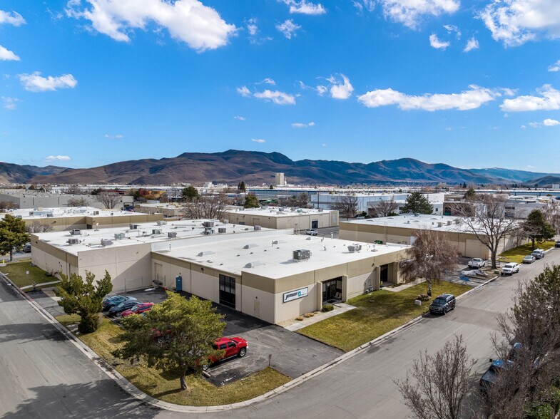 521-527 Dunn Cir, Sparks, NV à louer - Photo de l’immeuble – Image 2 sur 8