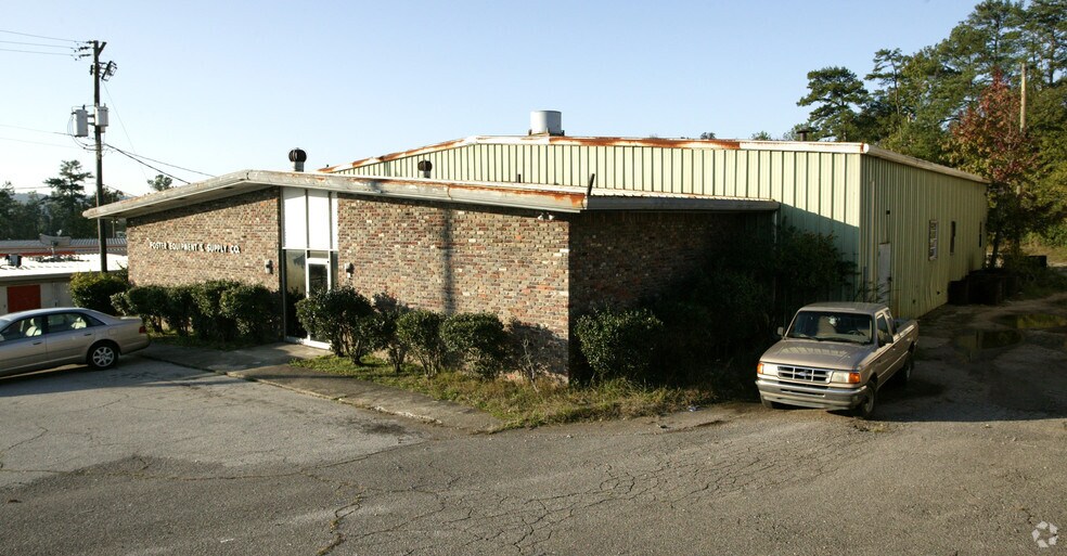 6 W Oxmoor Rd, Birmingham, AL à louer - Photo de l’immeuble – Image 2 sur 3