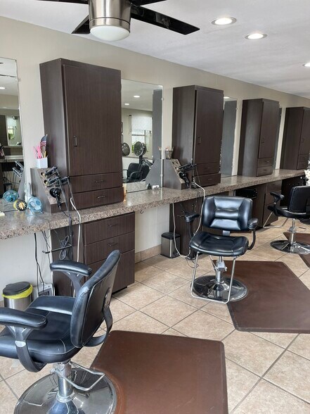 2526 Hillcrest Ln, Grand Prairie, TX à vendre - Photo intérieure – Image 2 sur 9