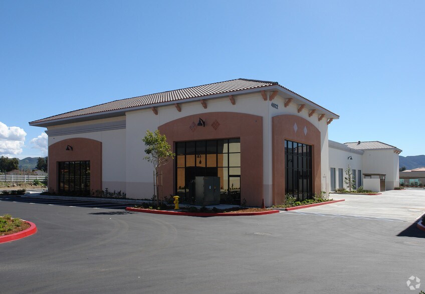 4022 Camino Ranchero, Camarillo, CA à louer - Photo principale – Image 1 sur 2