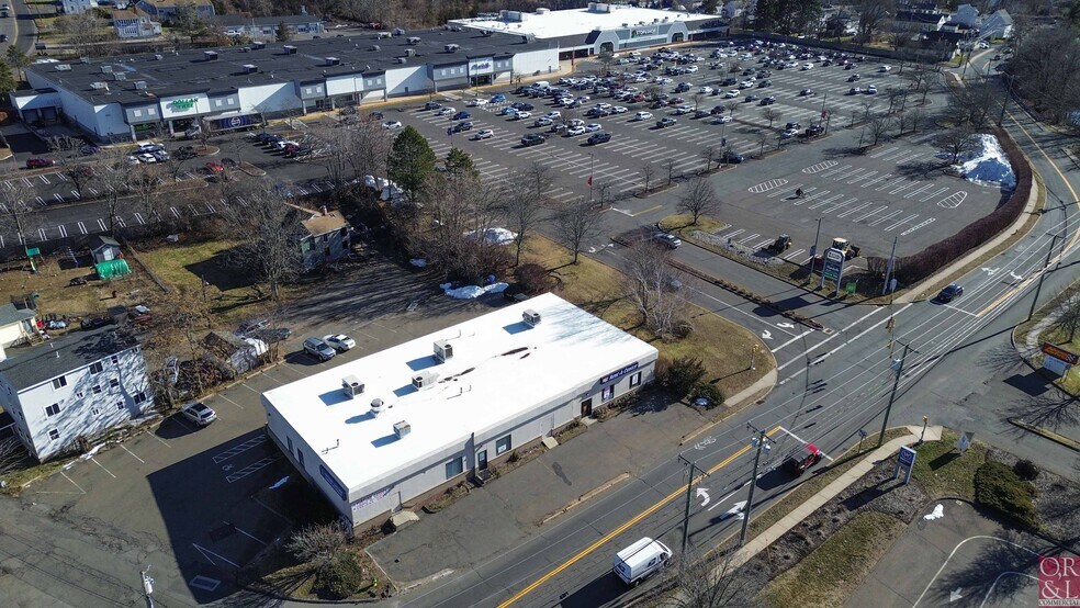 340 E Main St, Middletown, CT à louer - Photo de l’immeuble – Image 2 sur 5