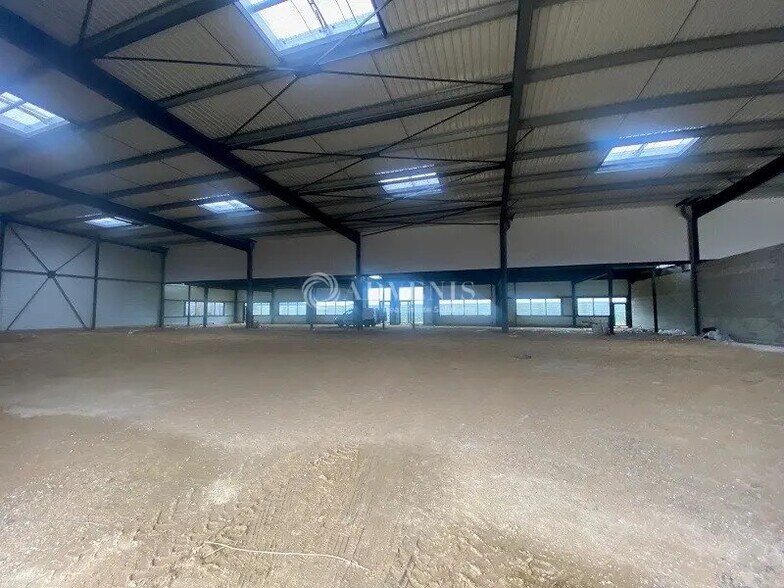 Local d'activités dans Villebon-sur-Yvette à vendre - Photo de l’immeuble – Image 3 sur 5