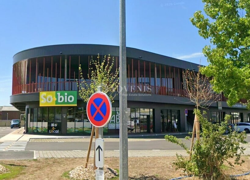 Local commercial dans Martillac à louer - Photo de l’immeuble – Image 2 sur 4