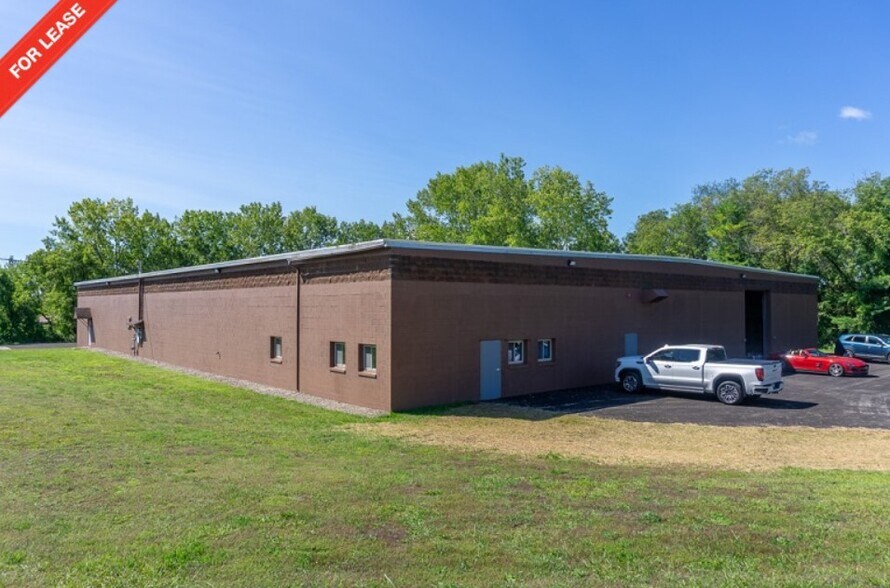 4 Industrial Parkway, Johnstown, NY à louer - Photo de l’immeuble – Image 2 sur 12