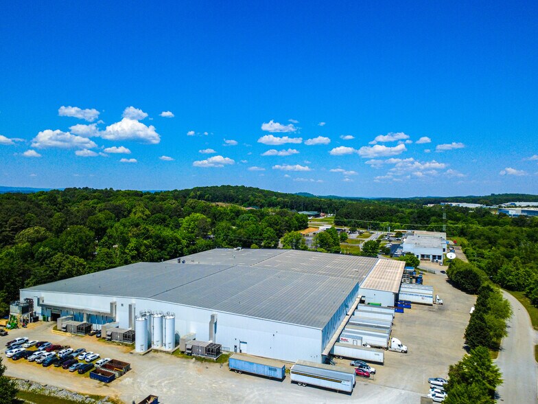 7463 Bonnyshire Dr, Chattanooga, TN à vendre - Photo de l’immeuble – Image 2 sur 30