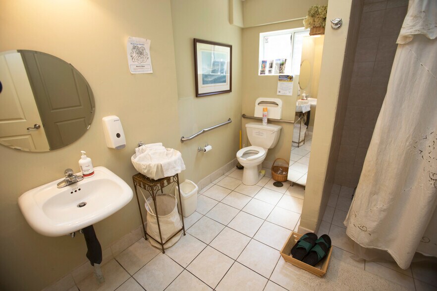 109-111 2nd St, Sausalito, CA à vendre - Photo de l’immeuble – Image 3 sur 8